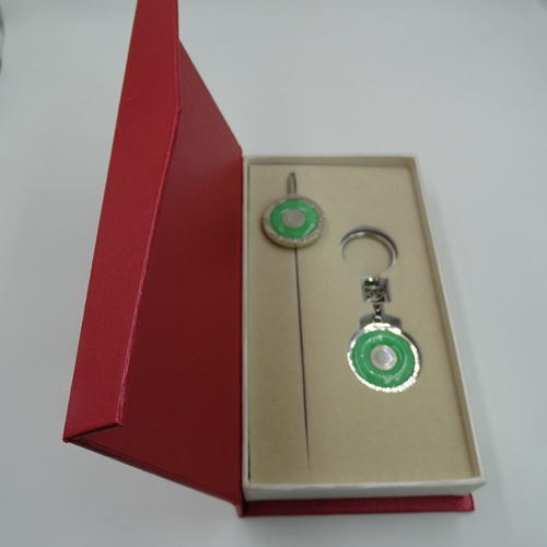 品味生活藝術(shù) 精美鑲玉書簽與金屬鏤空鑰匙扣的辦公用品新選擇